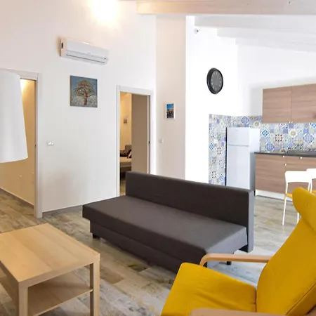 شقة 2 Bedroom Stunning In Santantioco