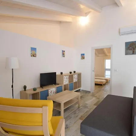 2 Bedroom Stunning In Santantioco * SantʼAntìoco